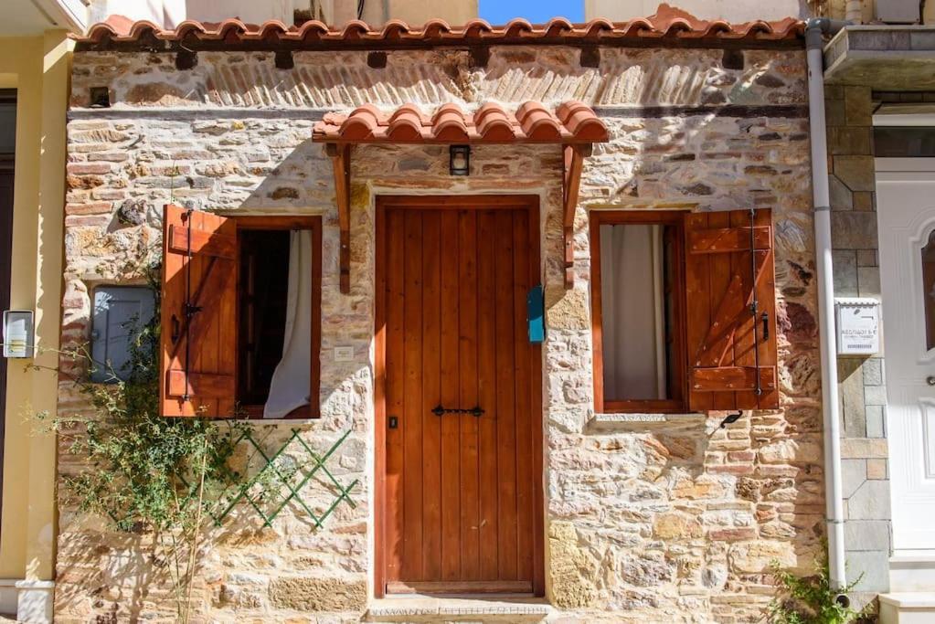 Apartamento Lavrio Stone House 5 Min From The Centre/Port Exterior foto