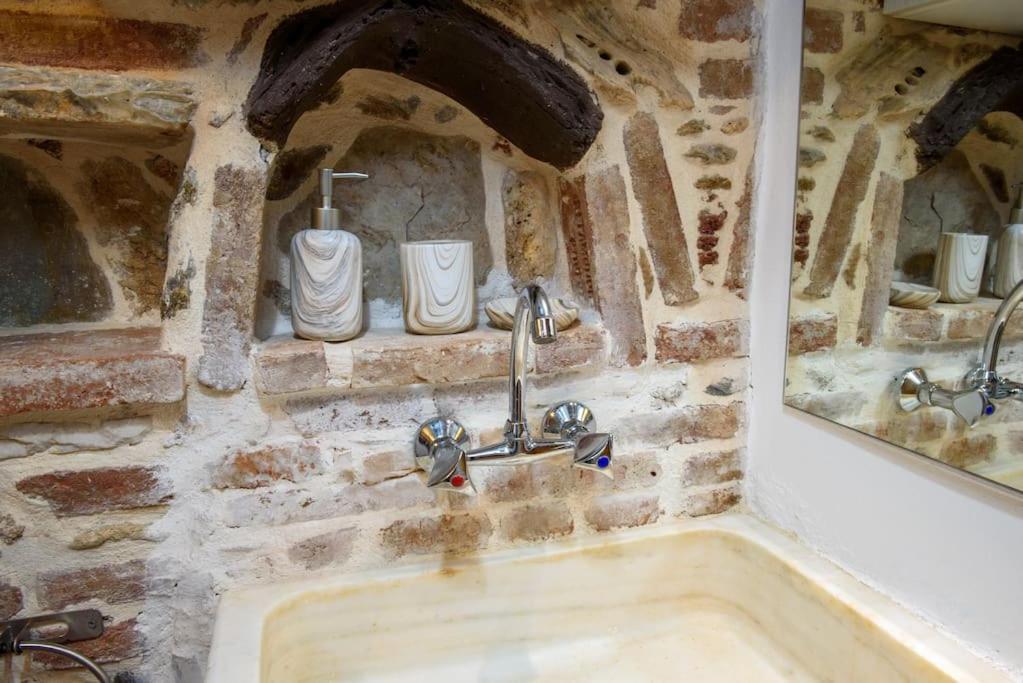 Apartamento Lavrio Stone House 5 Min From The Centre/Port Exterior foto