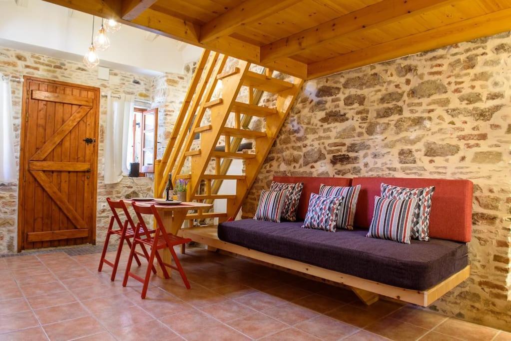 Apartamento Lavrio Stone House 5 Min From The Centre/Port Exterior foto